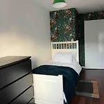 Central Flat Ideal For Work & Leisure